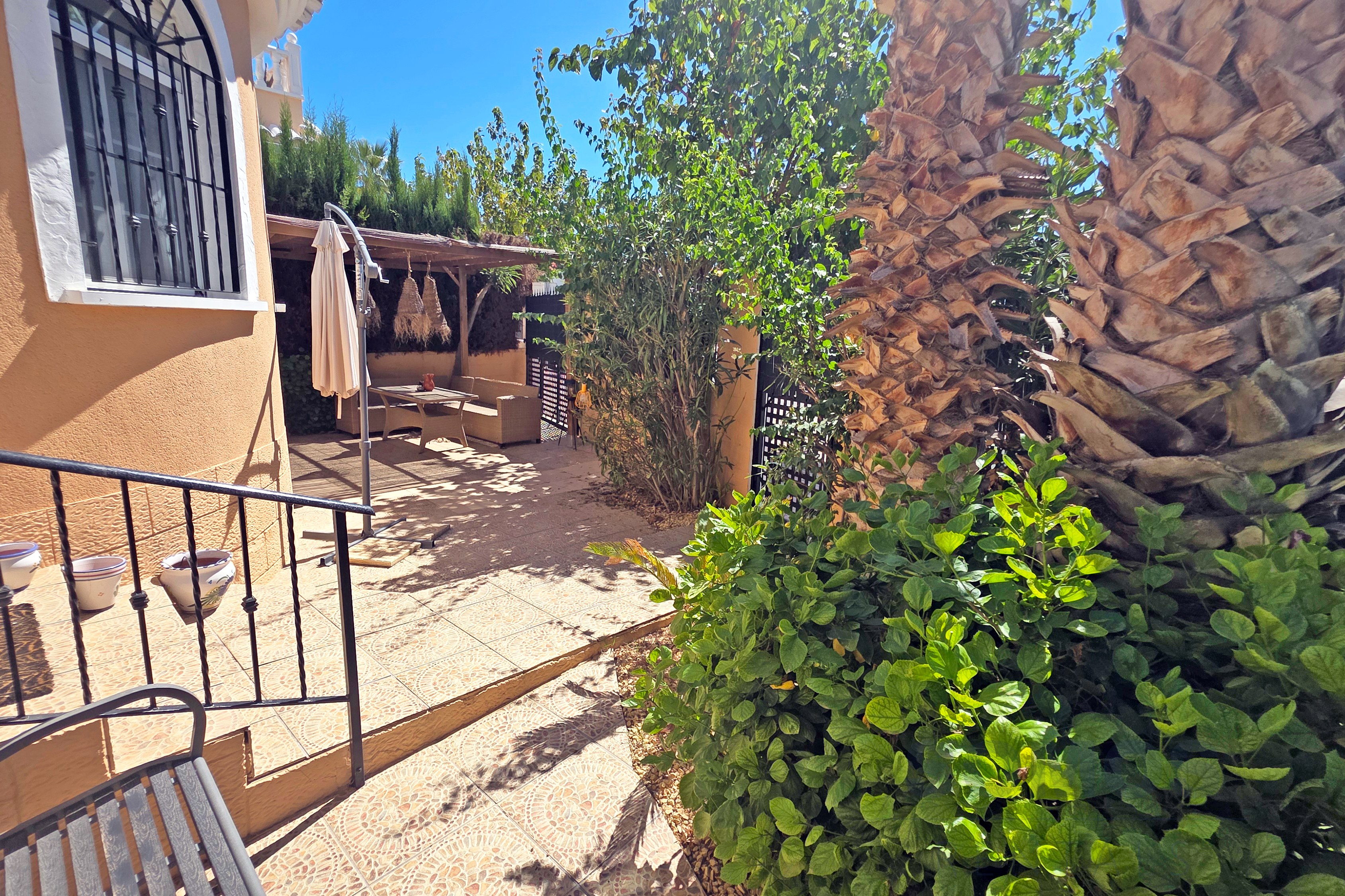 Garden — Villa Dali, Urb La Marina
